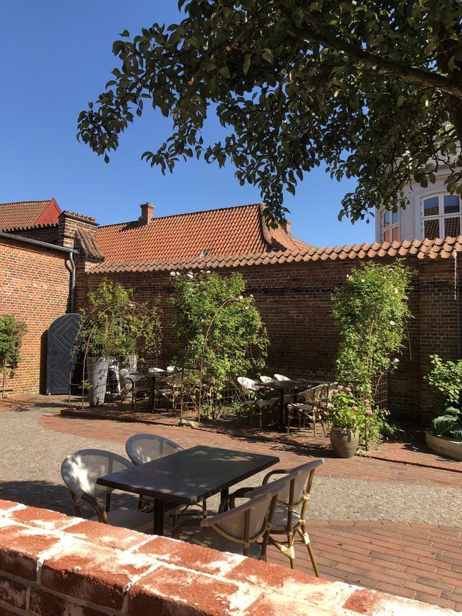 Den Gamle Arrest Bed & Breakfast รีเบอ ภายนอก รูปภาพ