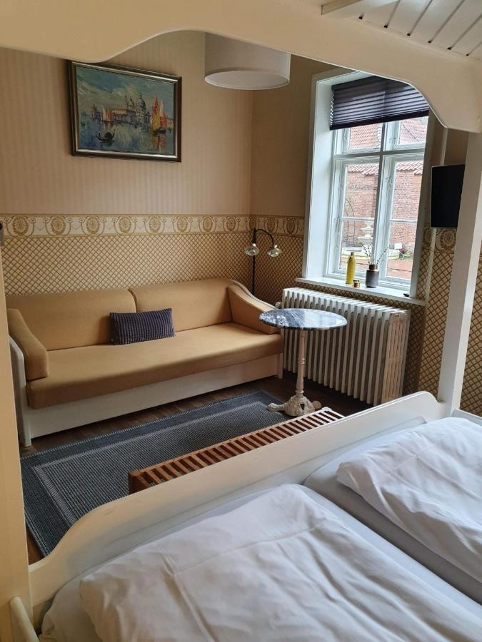 Den Gamle Arrest Bed & Breakfast รีเบอ ภายนอก รูปภาพ